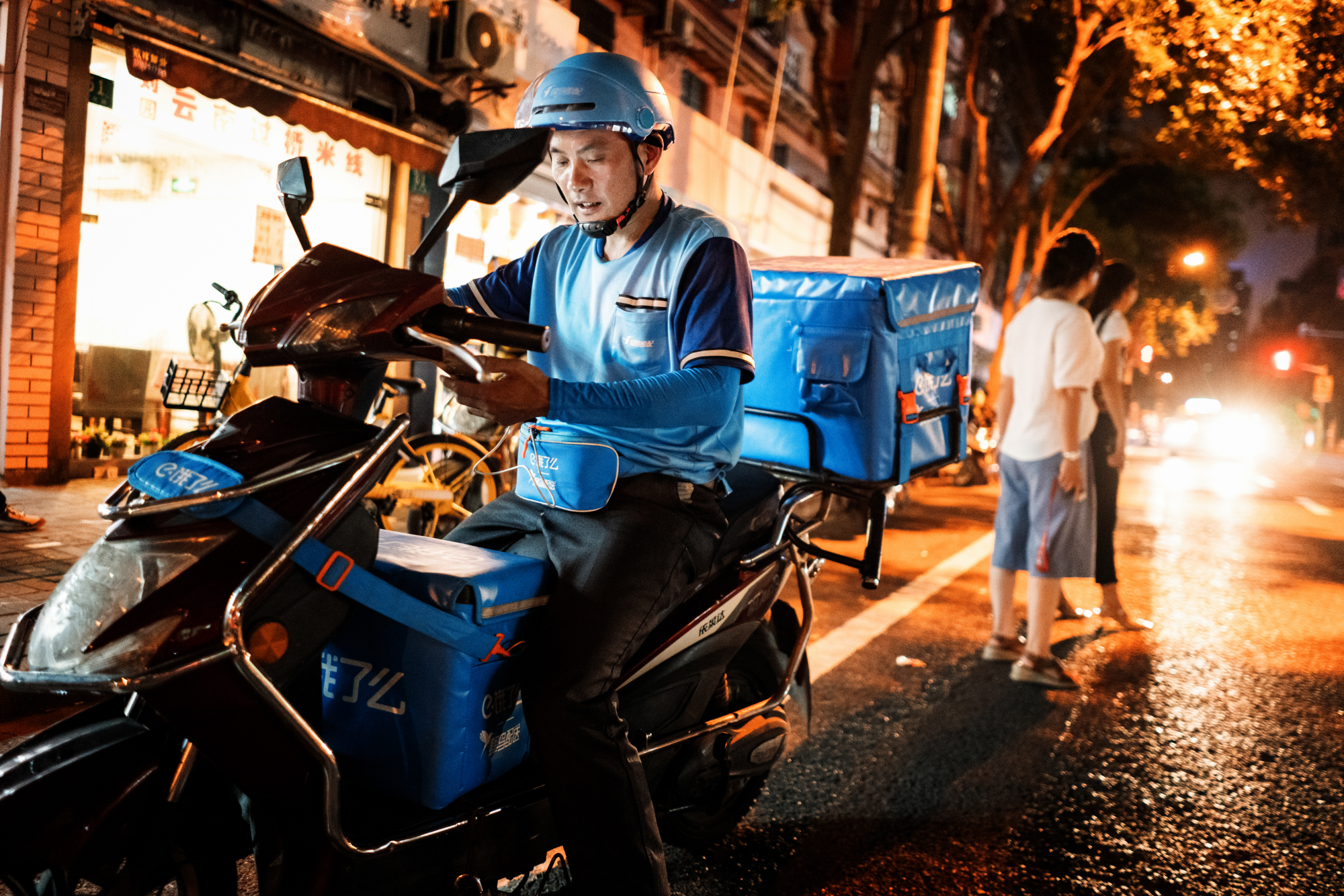 活力：64万余家门店夜间增长超100%J9国际集团淘宝闪购激活中小商家经营(图2)